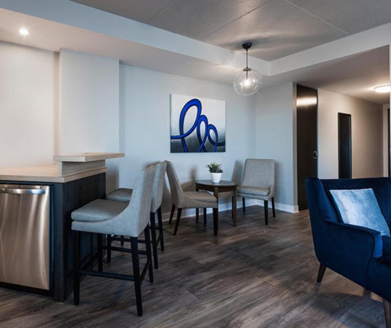 Imperia Hotel Et Suites Boucherville Exteriör bild